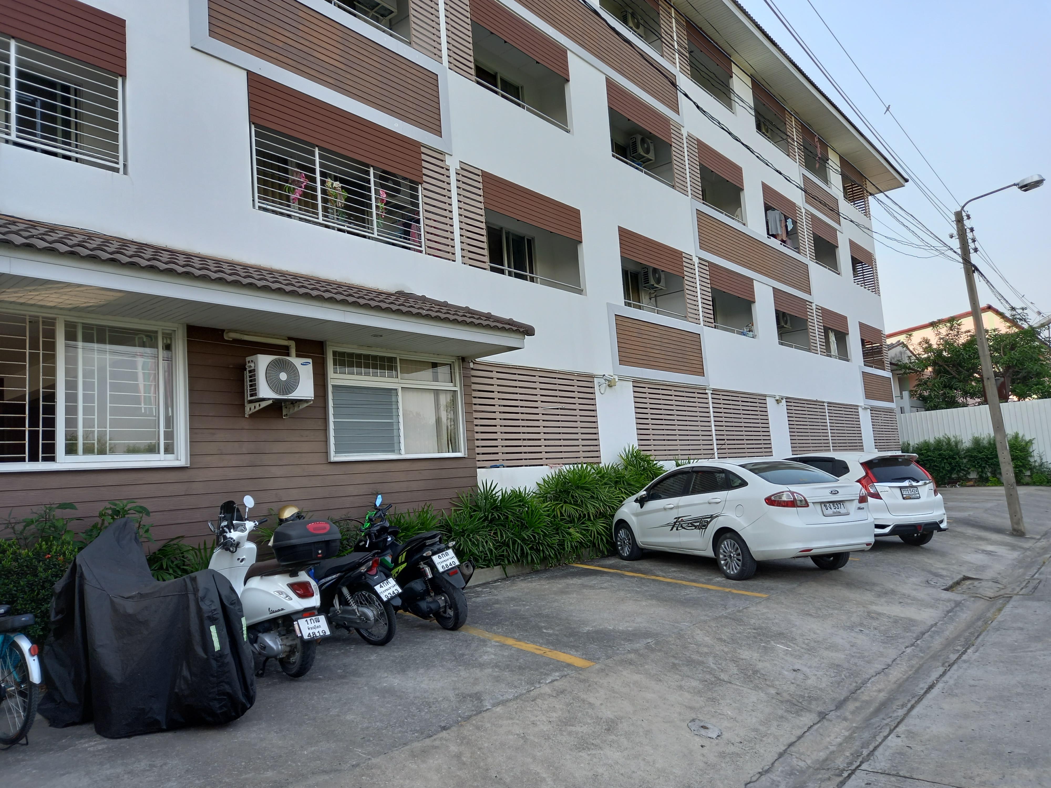 Ruan Plaisoi Apartment Bangkok Dış mekan fotoğraf