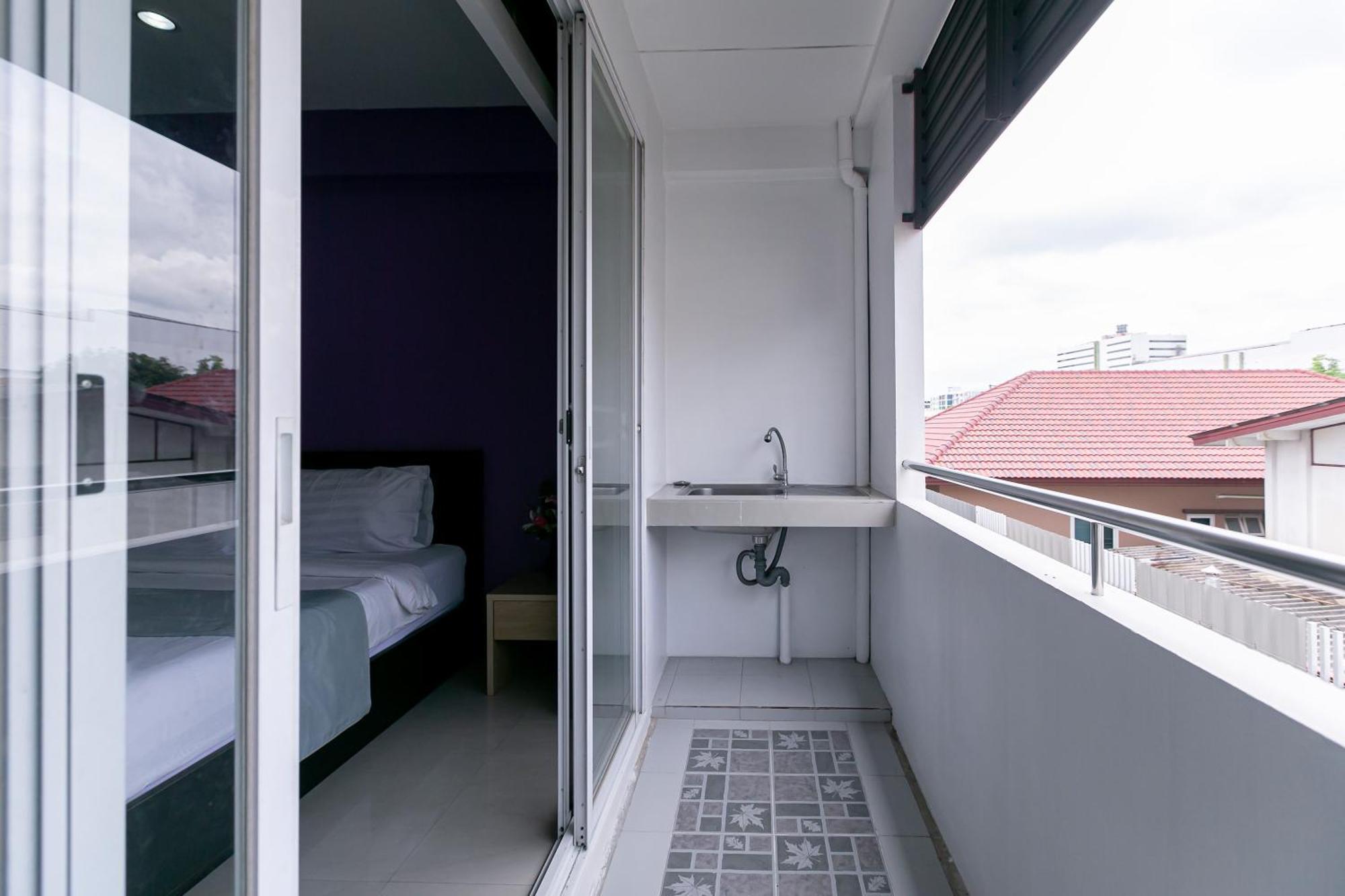 Ruan Plaisoi Apartment Bangkok Dış mekan fotoğraf