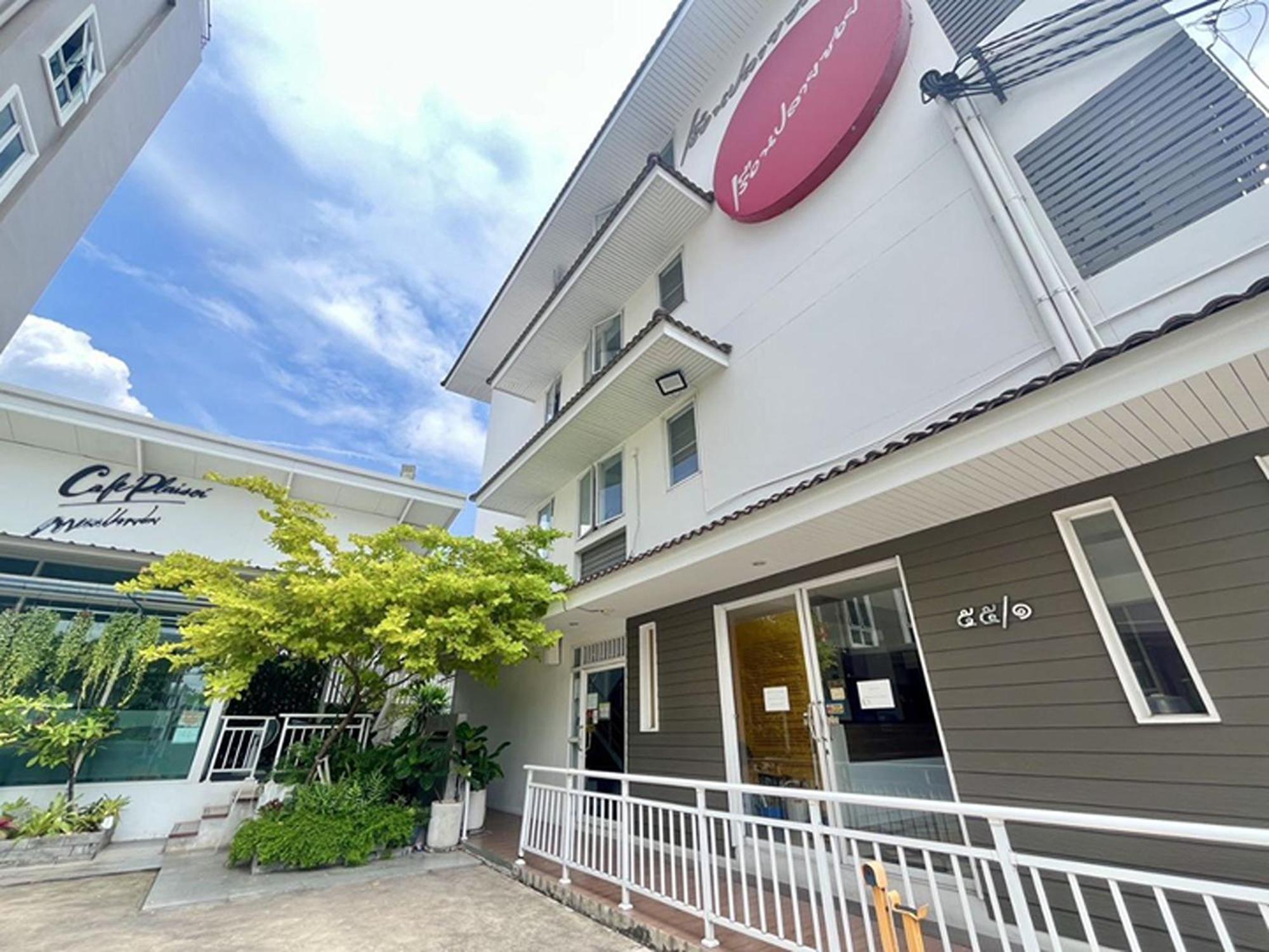 Ruan Plaisoi Apartment Bangkok Dış mekan fotoğraf